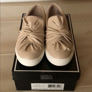 Mia Fashion Sneakers
